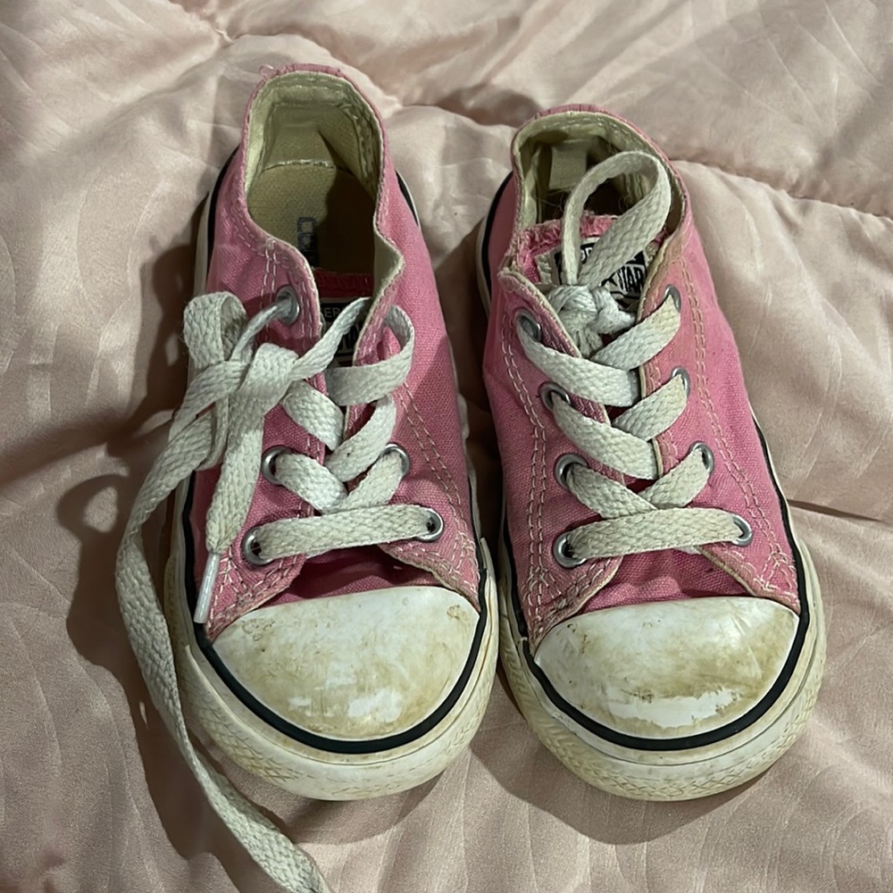 Toddler Size 8 pink Converse